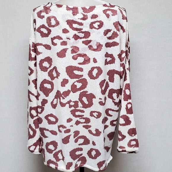 Pol Raspberry Leo Lightweight V-neck Loose Fit Side Slit Knit Sweater - Picture 9 of 13